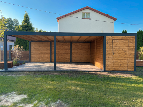 Nowoczesny domek drewniany z płaskim dachem.png